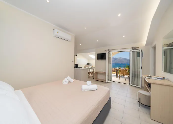 Filalithis & Apartahotel 3*